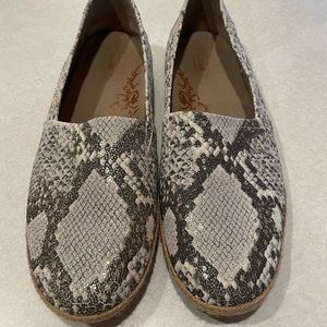 Aetrex espadrille flats